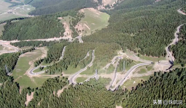 从“偏远边疆”到亚欧枢纽！新疆逆袭，藏在光伏板、粮仓和公路里