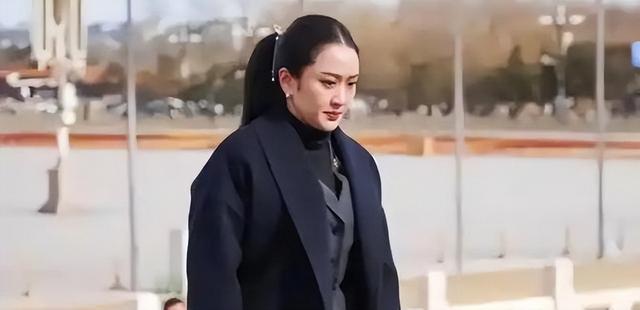 4比2，泰国最新民调出炉，佩通坦想官复原职，中方说了句公道话
