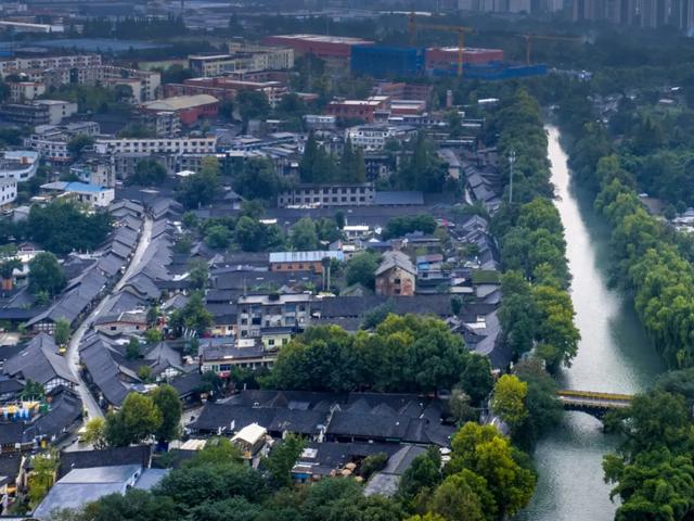 从18万到280万！成都这座小镇凭啥逆袭成“顶流”？