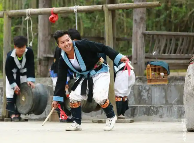 广西与贵州交界处的“菇类村”，女性衣着开放，以母系社会为主