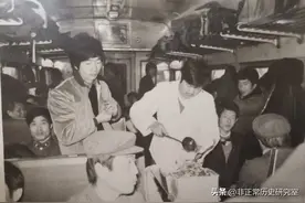 在泡面还未流行的八十年代，乘客们在火车上都吃什么？图片