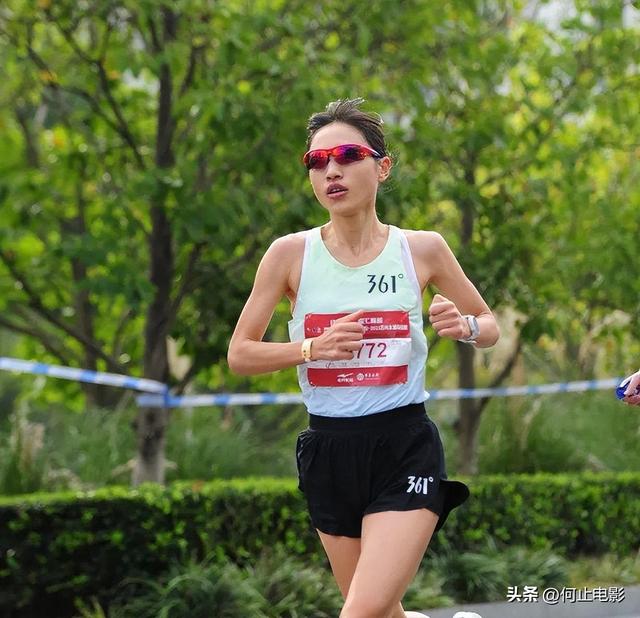 最快女护士风波再起，白岩松惹火上身，官媒出手句句戳打工人心坎