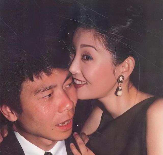 冯小刚：年轻时管不住下半身，如今让18岁的养女买了单，他后悔吗
