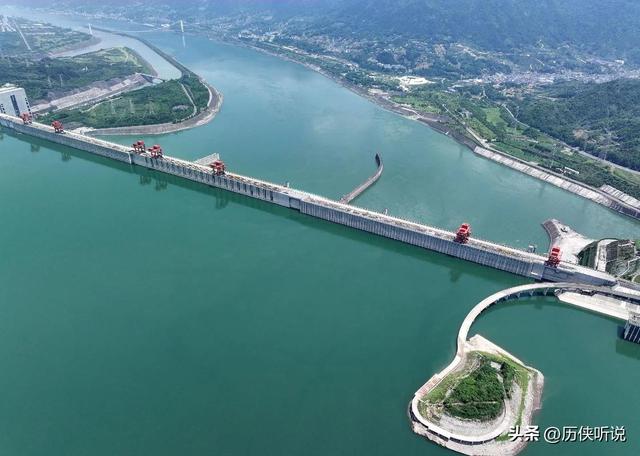 闸门比三峡高10.5米！广西砸357亿建大藤峡大坝，值得吗？