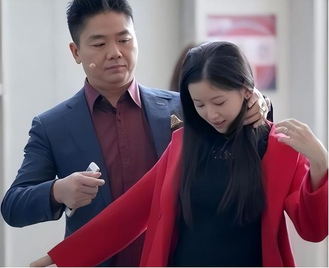 刘强东上千亿身家背后，儿子却是他一生的痛，感谢章泽天视如己出