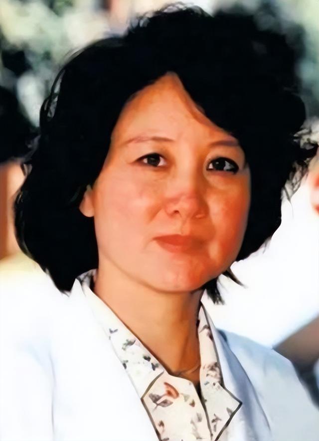 面相变了，老少恋的“残酷”，在63岁的马兰身上体现的淋漓尽致