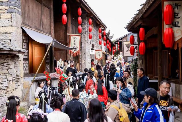 贵旅“年度精彩瞬间”丨六百年古屯“潮”起来