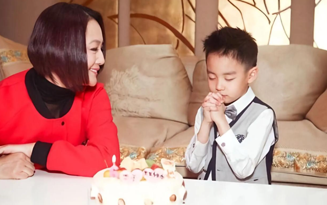 钱再多有什么用！51岁曹颖的现状，给所有中年女性提了醒