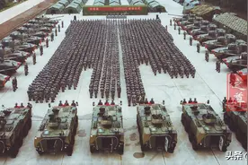 完全不是同一时代的军队，中美轻型步兵部队的火力打击能力对比图片