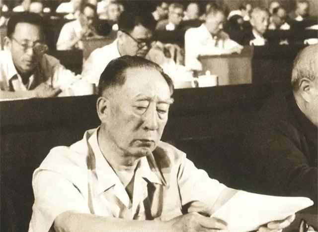 伟人去世十年后的1986年，薄一波预言：以后毛主席的地位还会更高