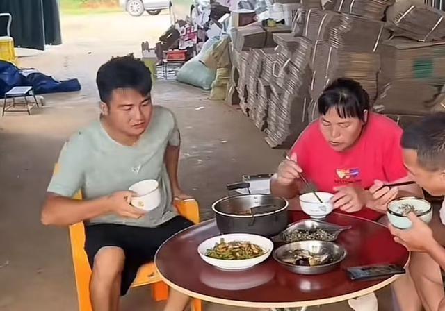 关系藏不住了！全红婵近况曝光，原来她和王俊凯是这样的关系