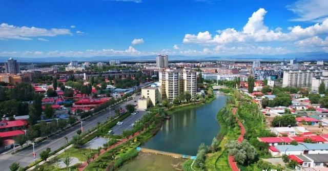 伊犁作为全国唯一既辖地区又辖县市的自治州，究竟是不是副省级？