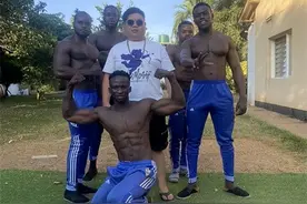 我，22岁当上单亲爸爸，为两儿子到非洲打拼，相信会过上好日子的图片