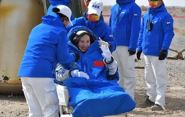 牺牲太大了！中国首个出舱女宇航员谈太空之旅：落地后路都走不了