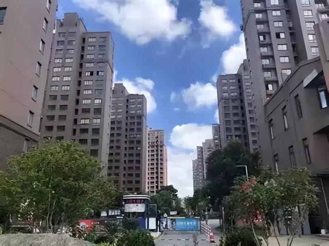 李嘉诚预言已应验？若无意外，2026年楼市或将面临3大转变