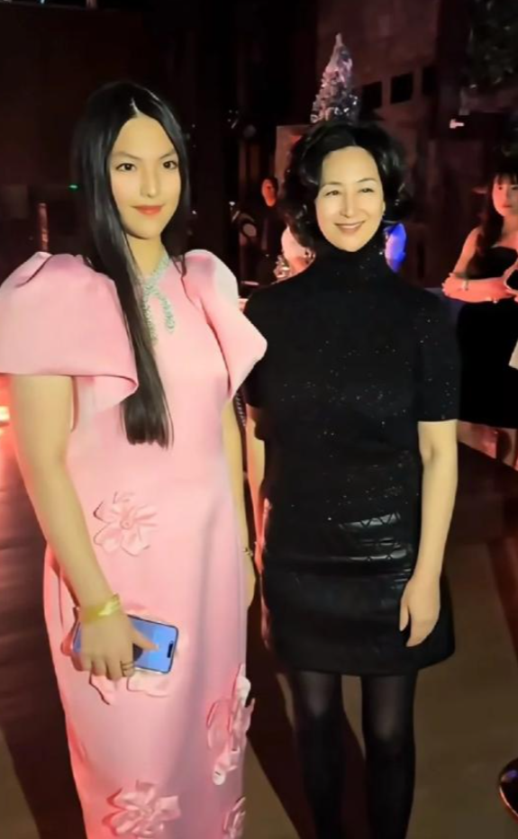 李湘担心的事情还是发生了，16岁王诗龄成了母亲的“牺牲品	”！