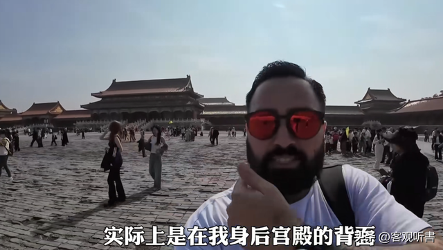 美国博主第一次来中国旅游，一天后直言：中国到处充满“危险”