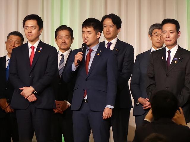 石破茂辞职第二天，中国制裁“汉奸”议员，拿跳梁小丑来杀鸡儆猴