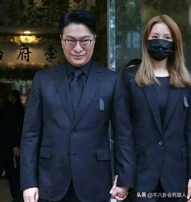 香港四大家族没落：李嘉诚父子撤退，郑裕彤儿子负债李兆基家躺平