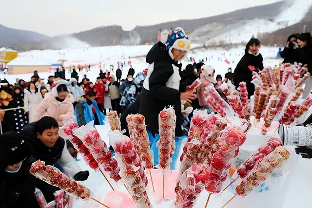 内蒙古扎兰屯：冰雪嘉年华冬季旅游热