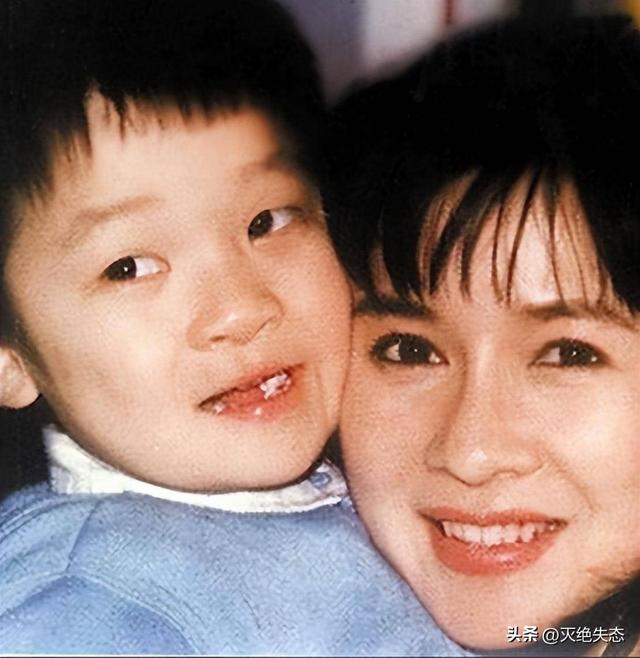 钱再多也没用！64岁身价千万的蔡明如今现状，给中年女人提了个醒