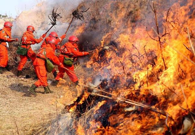 新疆“火焰山”：历史上烧了129年，损失超万亿！扑灭后惊艳世人