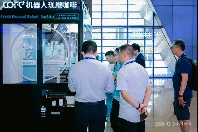 2025数博会上尽览“人工智能+”发展