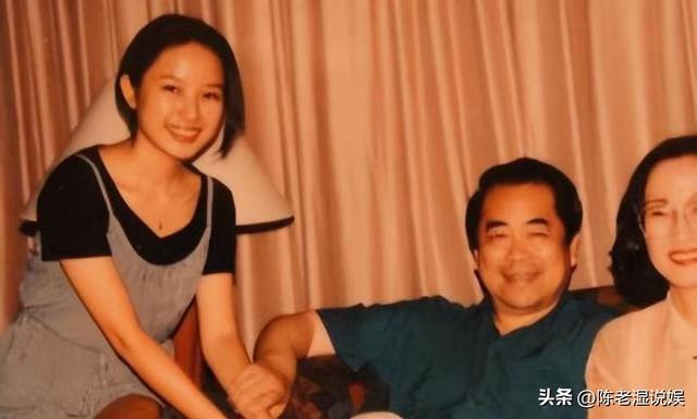 与女儿断绝关系不到3天，范曾担心的事发生了，小50岁娇妻受牵连