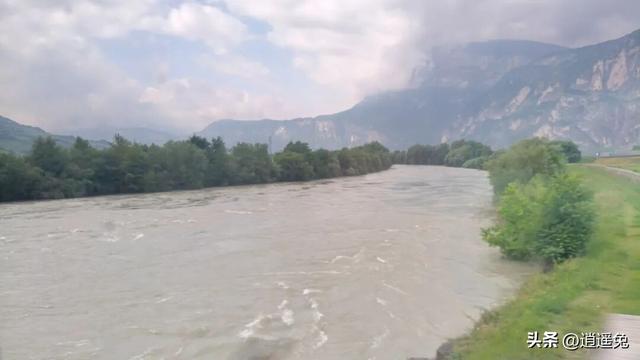 闯进绝美如画“上帝后花园”，却因太激动，在童话小镇闹出乌龙…