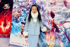 女留学生称回国看《哪吒2》8天连刷31场：最多一天看5场，感觉去世的妈妈一直在身边图片