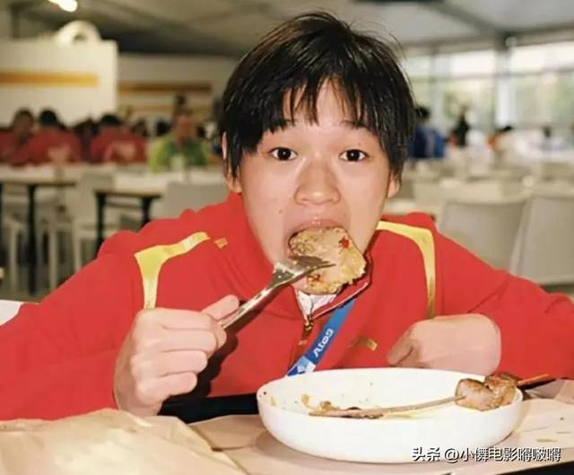 这次被央媒“点名”的全红婵，暴露了真实处境，现实远超想象
