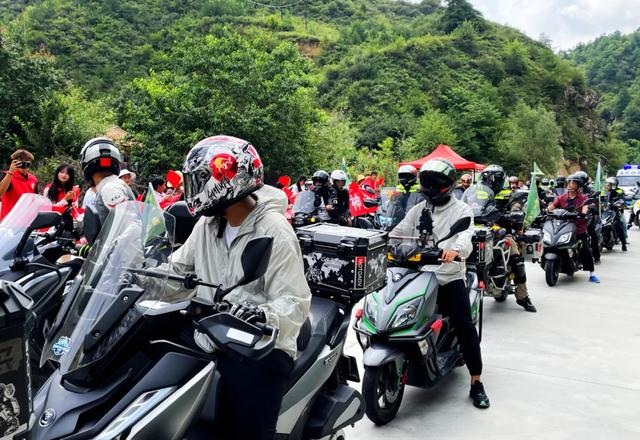 【秦风古韵 清凉礼县】引擎与山水共鸣——摩友集聚湫山 共赴骑行盛宴
