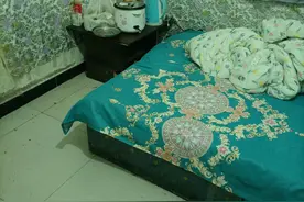 乌鲁木齐粮校，打零工农民工300元的出租窝生活图片