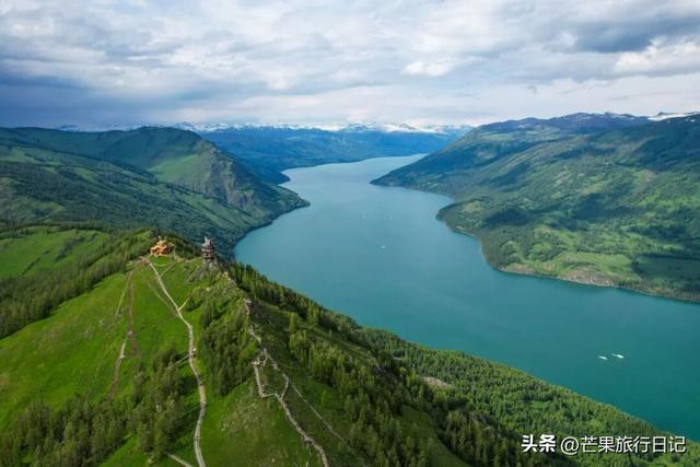 新疆与俄罗斯交界有个地方，风景绝美不输瑞士，被誉为神的花园