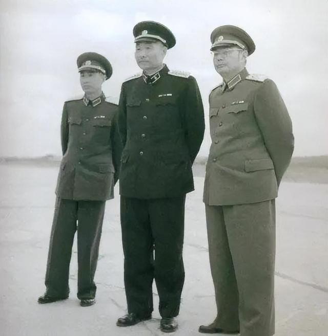 1987年萧劲光被一则新闻激怒，质问刘华清：谁说中国不准备建航母