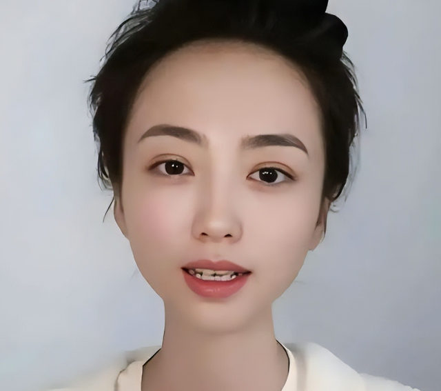 脱离许家印后，原恒大歌舞团长白珊珊，最后居然嫁给了这个男人