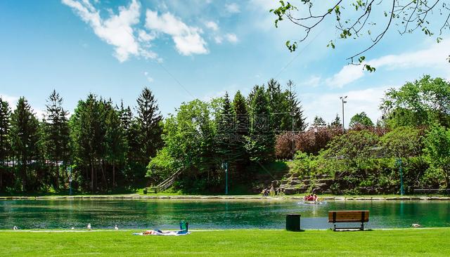 宜宾和泸州都去过，实话实说，宜宾人与泸州人有很大差别