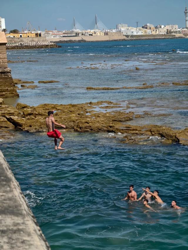 结婚第8年的“二人旅行”：西班牙古城看海、苏格兰庄园找浪漫…