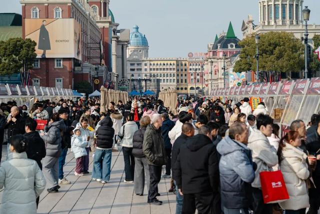 年味浓，人气旺！这个春节，海澜飞马水城“马”力十足！