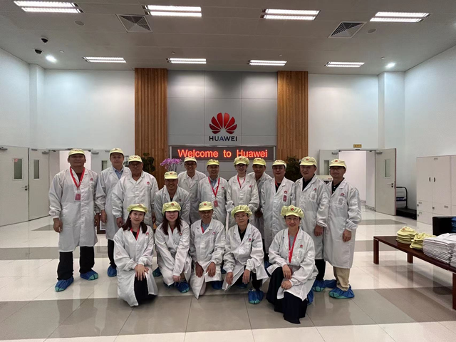 一个都跑不掉！华为600万年薪高管，带13人偷芯片，如今下场解气