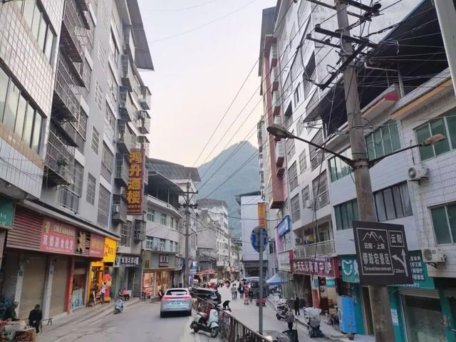 云阳沙沱，邻界巫溪