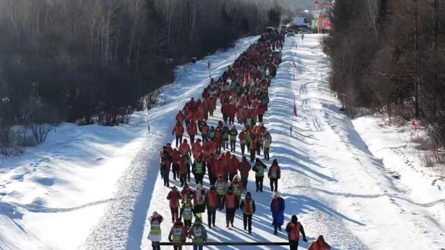 “冰超”·全国冬季徒步大会暨伊春冰雪森林穿越活动(五营站)启幕
