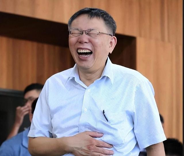 不装了，柯文哲和赖清德亮出真实的两岸主张，曾扬言要以武拒统！