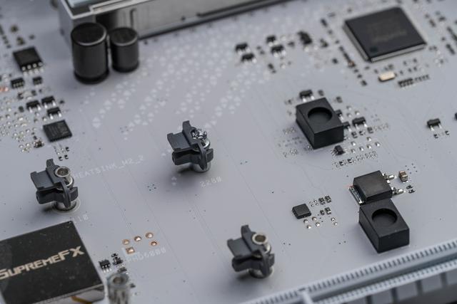 实测22款游戏！AMD RX9070是4K游戏入门卡还是爽玩卡？