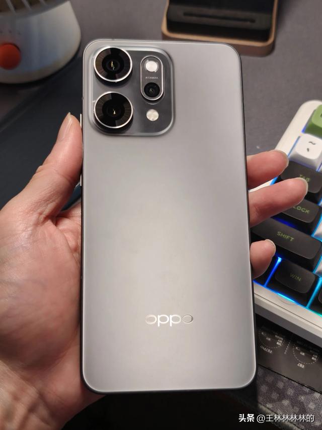 OPPO Reno14 Pro这个手机真的值这个价格嘛？