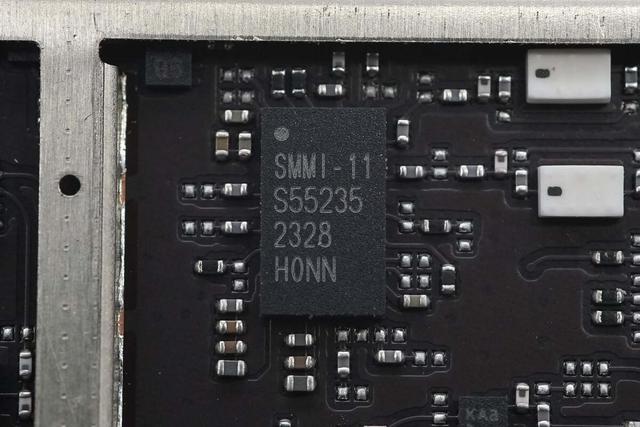 高达1999元售价是怎样的用料做过水准？中兴U60 Pro 5G随身WiFi拆解