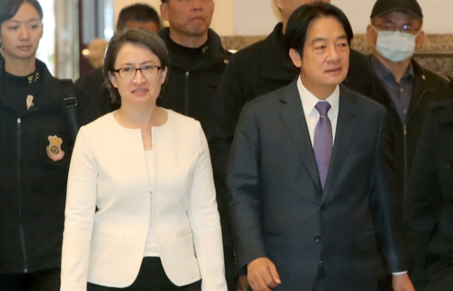 赖清德执意过境，美国务院回应打破惯例，一个措辞让岛内倍感刺眼