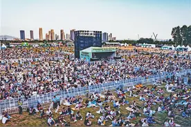 朴树、马頔、新裤子乐队、陈楚生……都来了！4万乐迷在厦共享2024厦门草莓音乐节图片