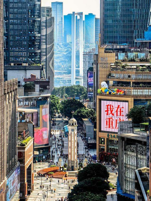 都说成都比重庆还要名气大，两地深度游后，才发现差距真的很大