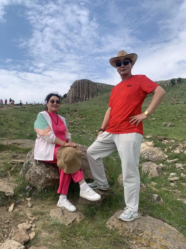 从张家口、宣化到太仆寺旗牛奶湖、石条山旅游，正好一天行程